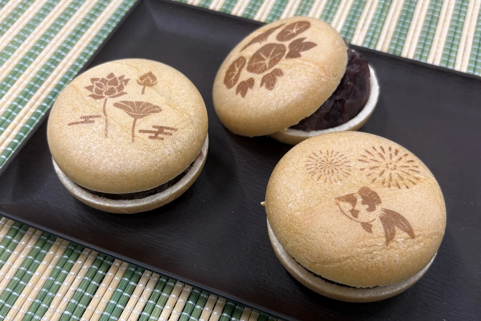 【PR】和菓子やパンの「焼印」代わりに!フードプリンターを活用した新しいロゴ印字の事例まとめ:活用事例1:最中(もなか)への繊細なプリント